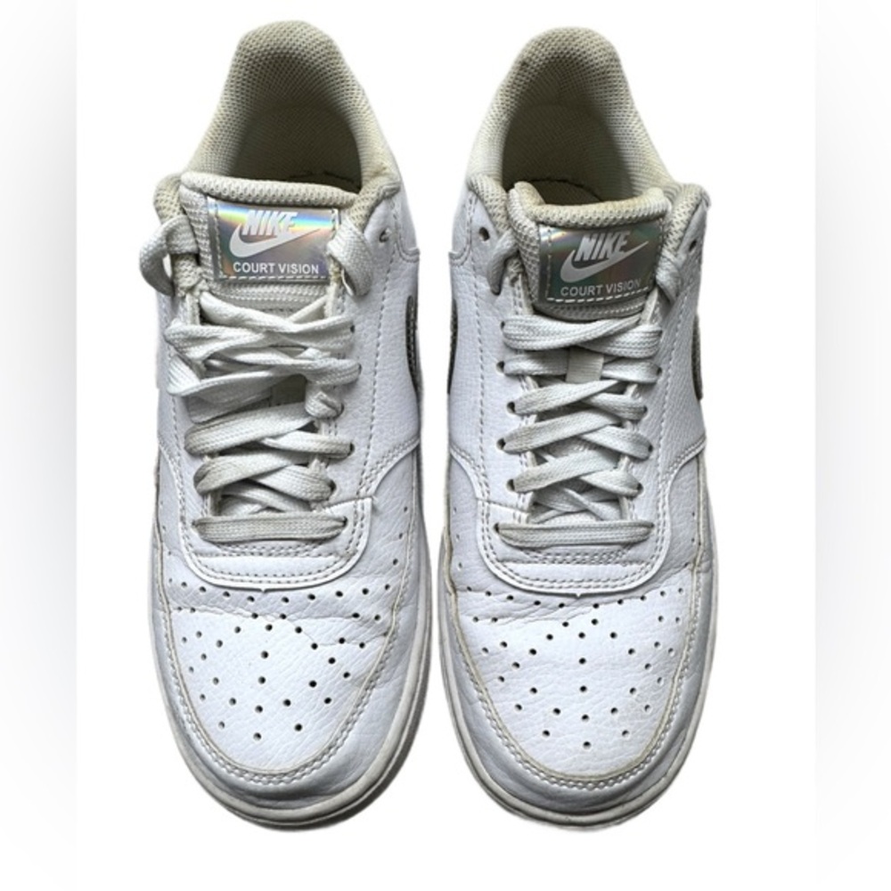 Nike White Air Force 1 Sneakers Classic Design